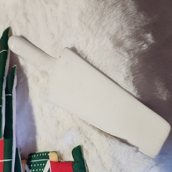 VINTAGE CHRISTMAS DECORATIVE ASSORTMENT BUNDLE - Picture 4 of 7